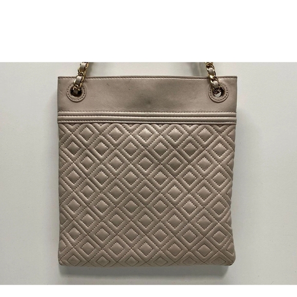 Quilted Leather Chain Bag - Picture 2 of 8
